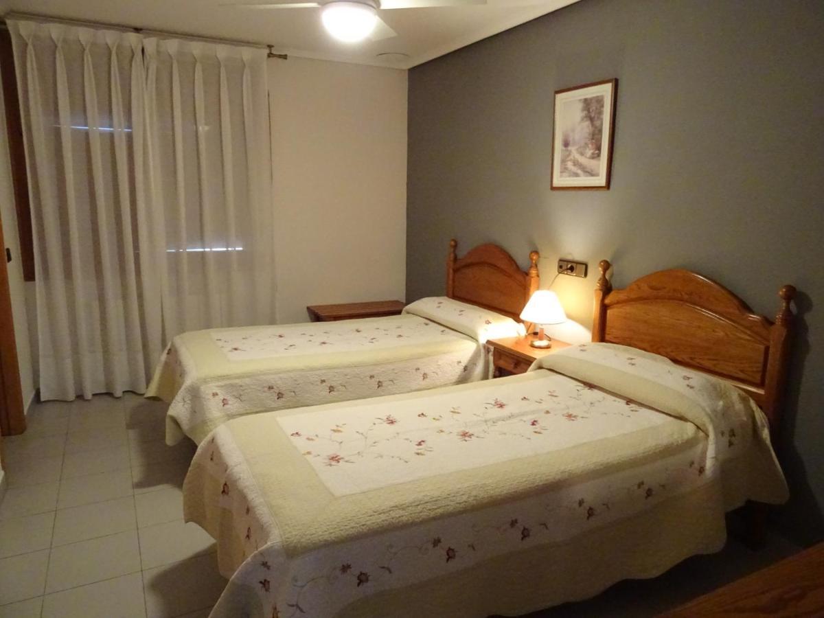 Hostal Pirineos Аїнса Екстер'єр фото