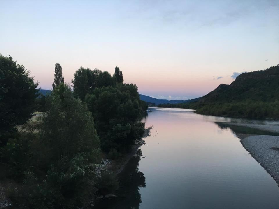 Hostal Pirineos Аїнса Екстер'єр фото