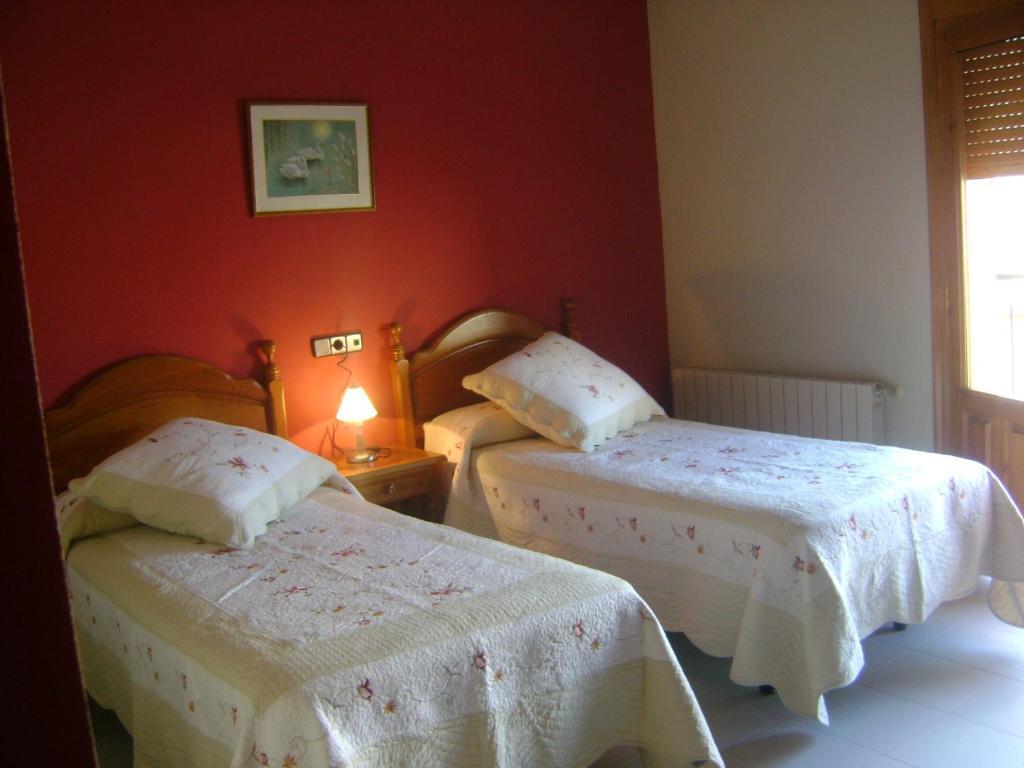 Hostal Pirineos Аїнса Номер фото