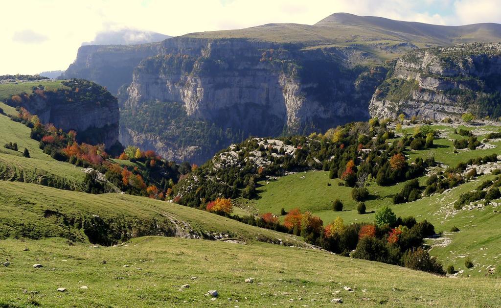 Hostal Pirineos Аїнса Екстер'єр фото