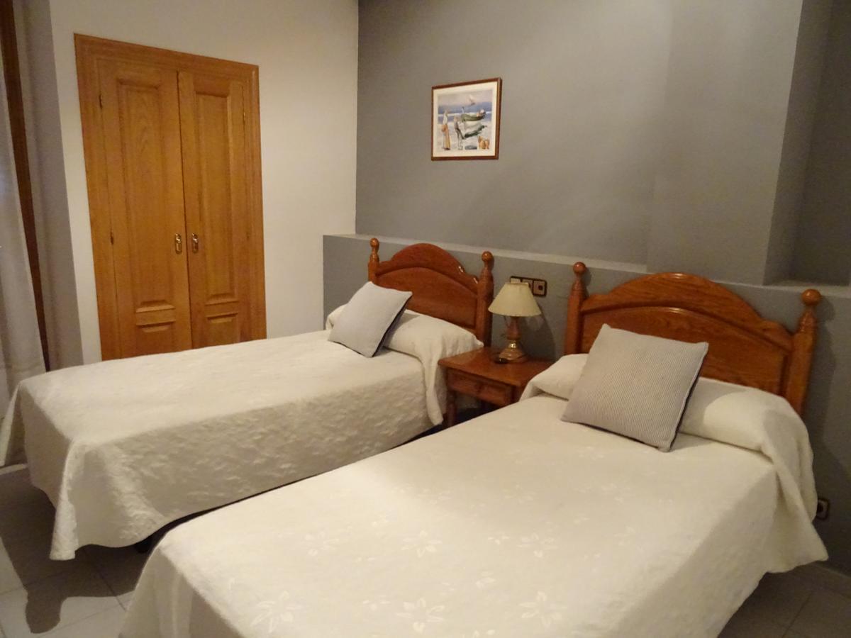 Hostal Pirineos Аїнса Екстер'єр фото